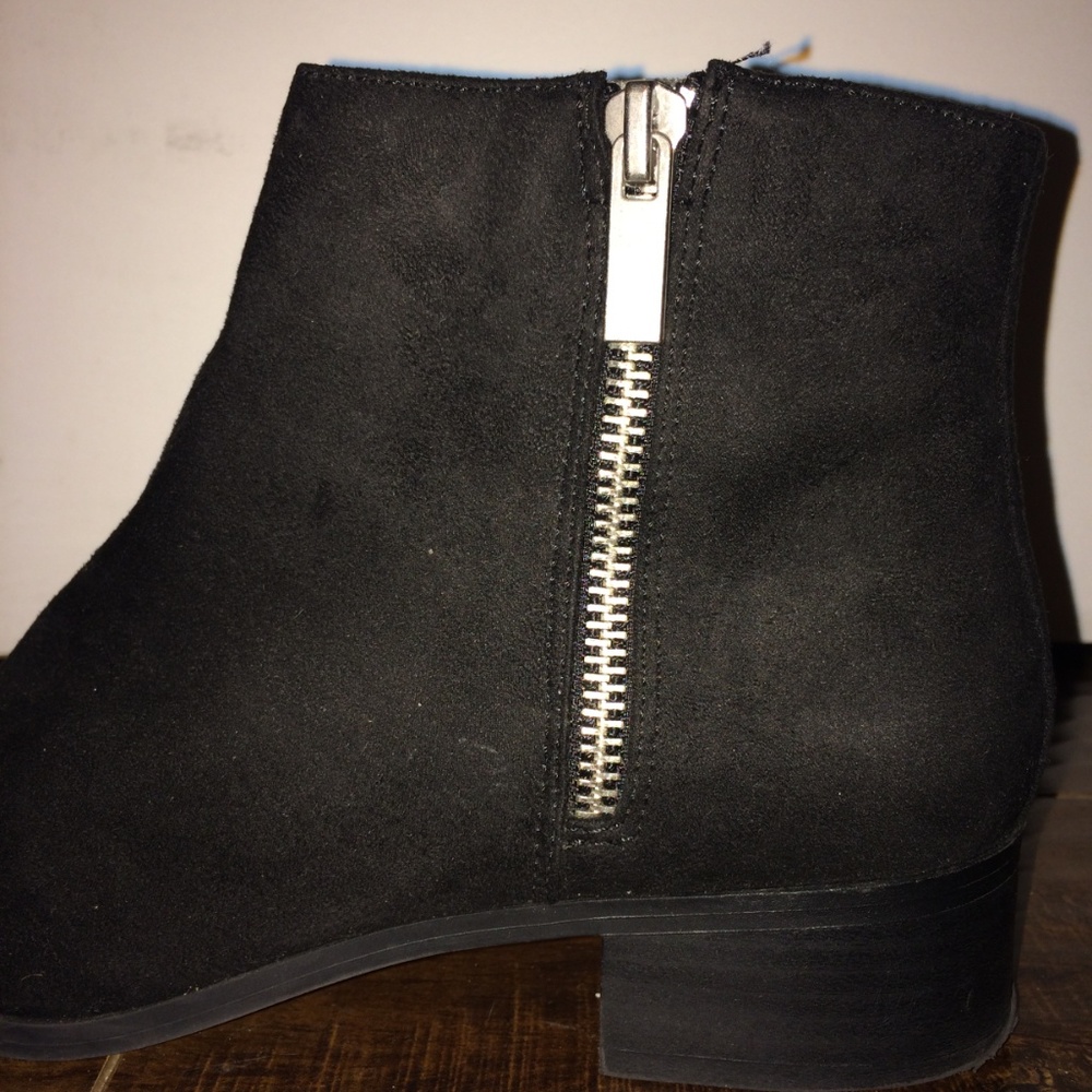 Ankle Boot - Picture 3 of 7